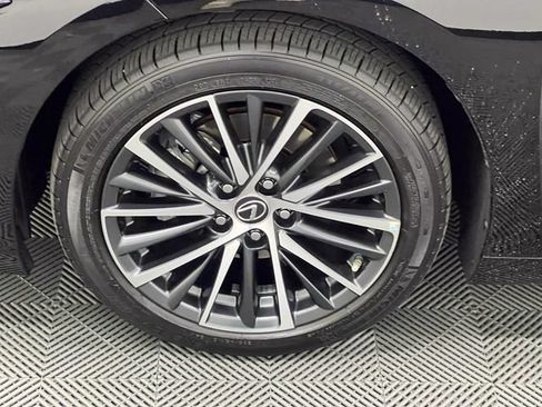 Certified 2024 Lexus ES 300h w/ Premium Package FWD image 23