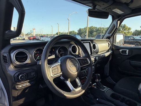 Used 2023 Jeep Wrangler Unlimited Rubicon 4xe AWD/4WD image 19