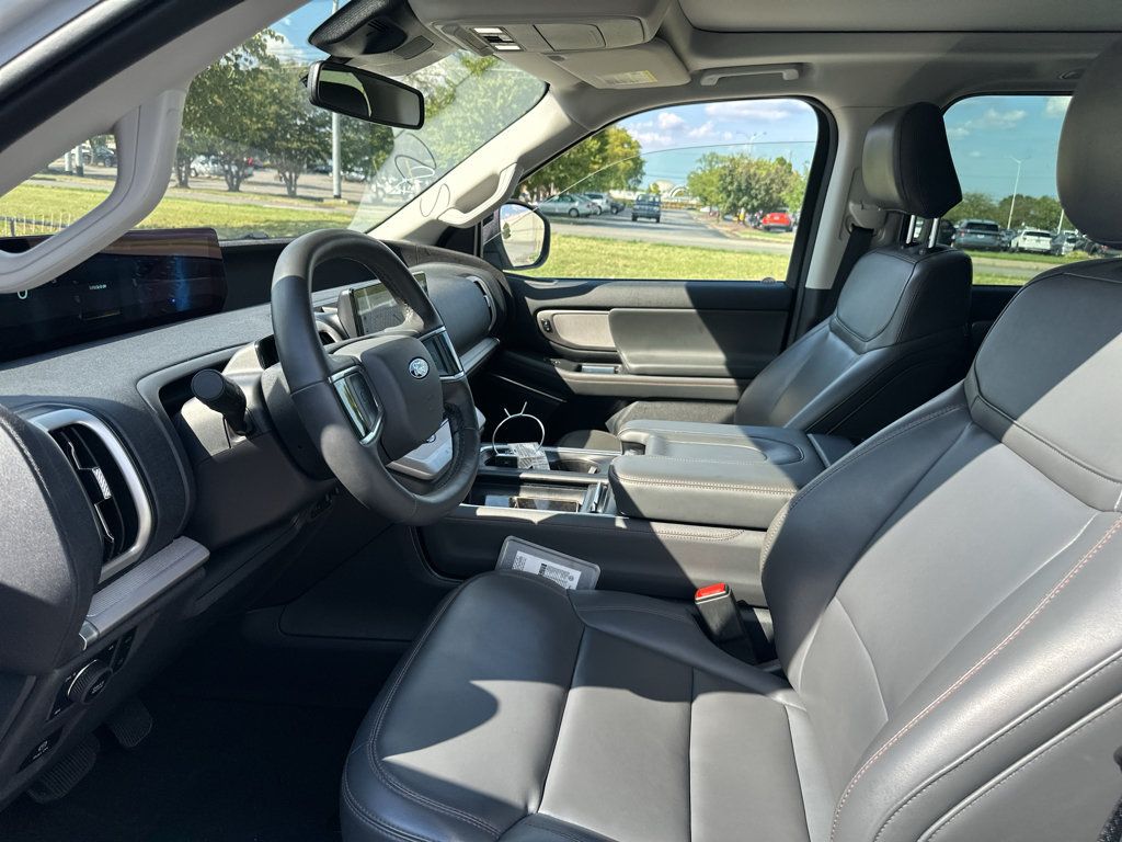 Used 2025 Ford Expedition Active AWD/4WD image 20