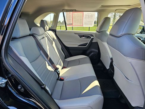 Used 2025 Toyota RAV4 XLE Premium image 12