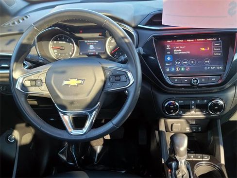 Used 2023 Chevrolet TrailBlazer ACTIV w/ Sun and Liftgate Package image 15
