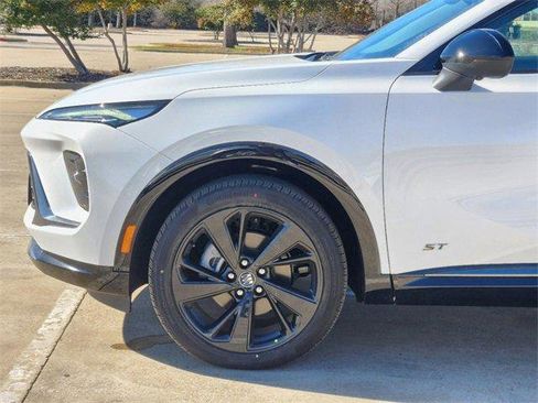 New 2025 Buick Envision Sport Touring image 5