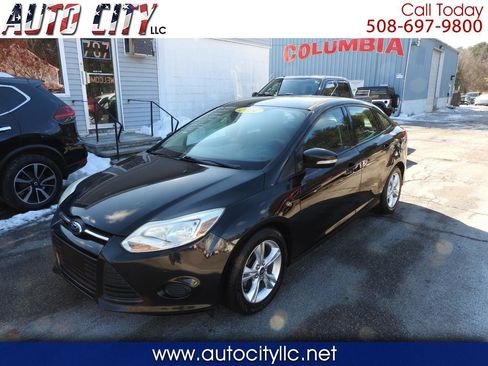 Used 2014 Ford Focus SE image 1