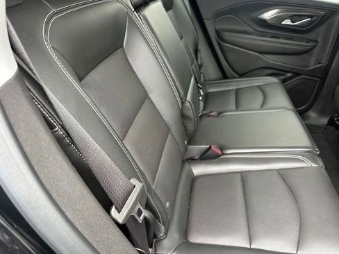 Used 2022 GMC Terrain SLT image 18