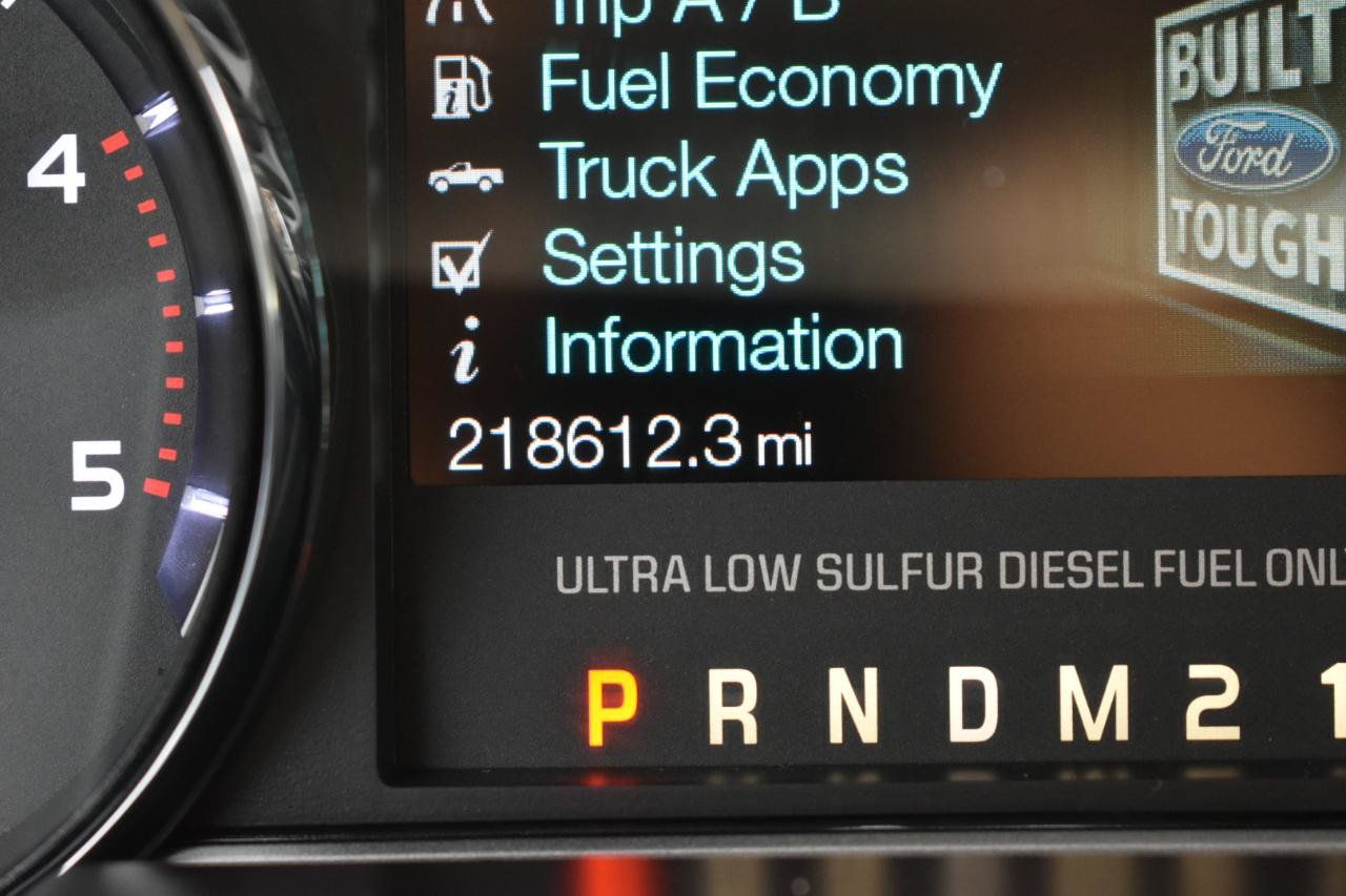 Used 2015 Ford F250 Platinum w/ FX4 Off-Road Package AWD/4WD image 18