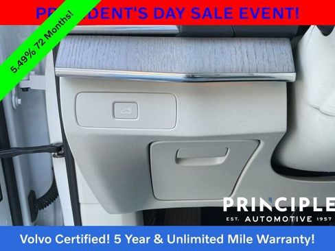 Certified 2024 Volvo XC90 B5 Plus image 24