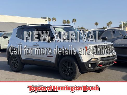 Used 2018 Jeep Renegade Trailhawk AWD/4WD image 1