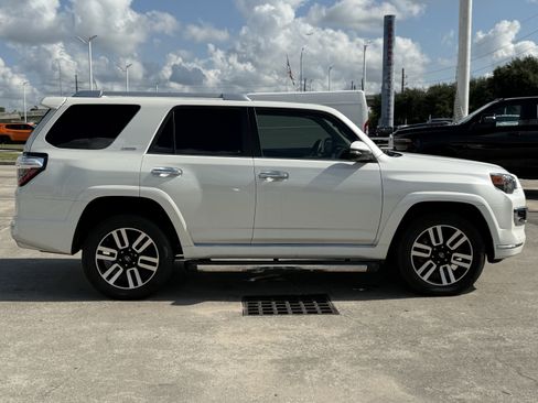 Used 2021 Toyota 4Runner Limited AWD/4WD image 3