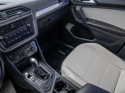 Used 2018 Volkswagen Tiguan SE w/ Front Fog Lights Package image 27