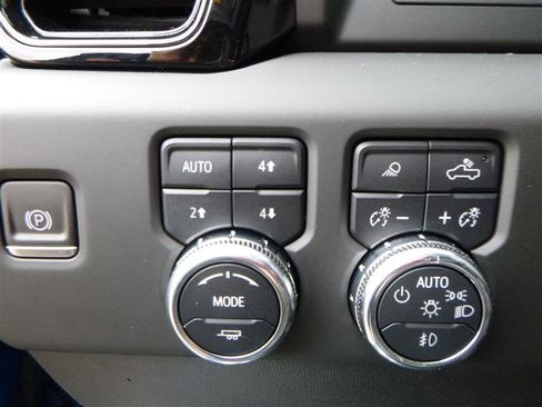 Used 2023 GMC Sierra 1500 AT4 w/ AT4 Preferred Package image 22