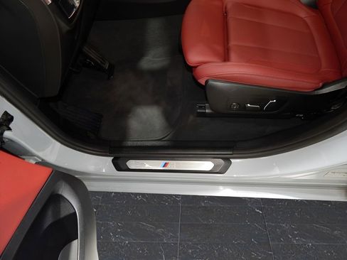 Used 2025 BMW X4 xDrive30i w/ Premium Package AWD/4WD image 14