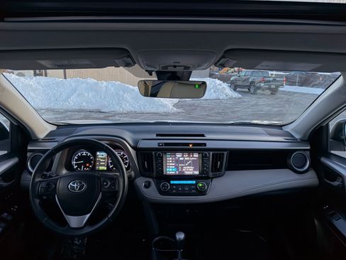 Used 2016 Toyota RAV4 Limited image 33