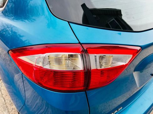Used 2013 Ford C-MAX SEL FWD image 17