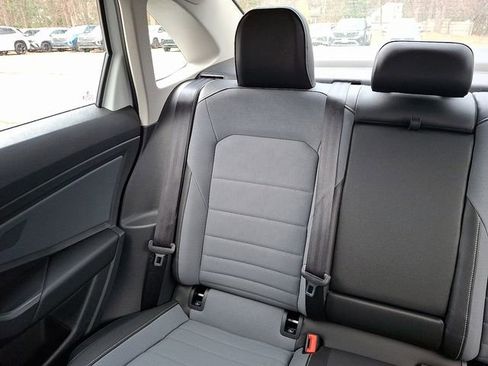 Certified 2025 Volkswagen Jetta SE image 18