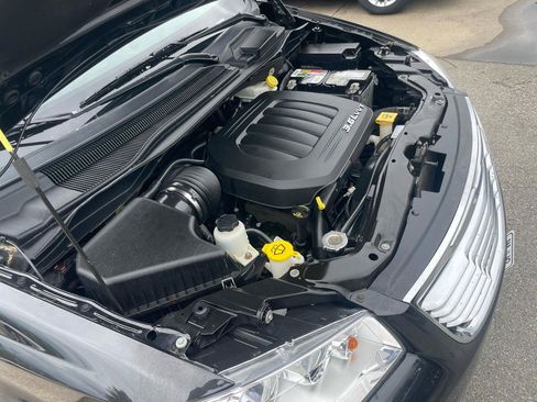 Used 2013 Chrysler Town & Country Touring-L w/ Entertainment Group #2 FWD image 27