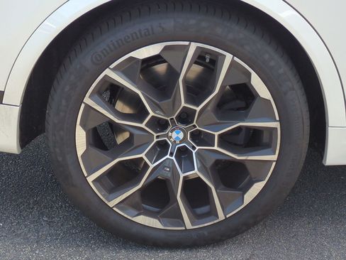 Certified 2024 BMW X7 M60i w/ Executive Package AWD/4WD image 11