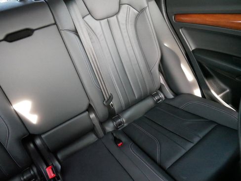 Used 2023 Audi Q5 e Premium w/ Convenience Package image 14