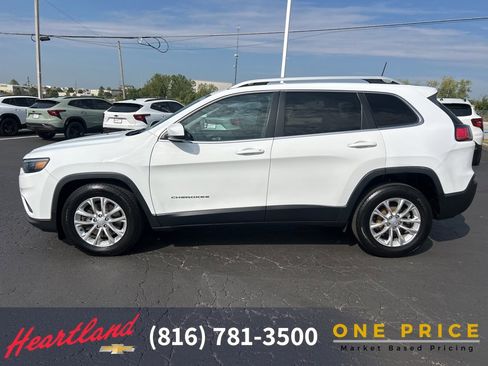Used 2019 Jeep Cherokee Latitude w/ Popular Appearance Group image 9