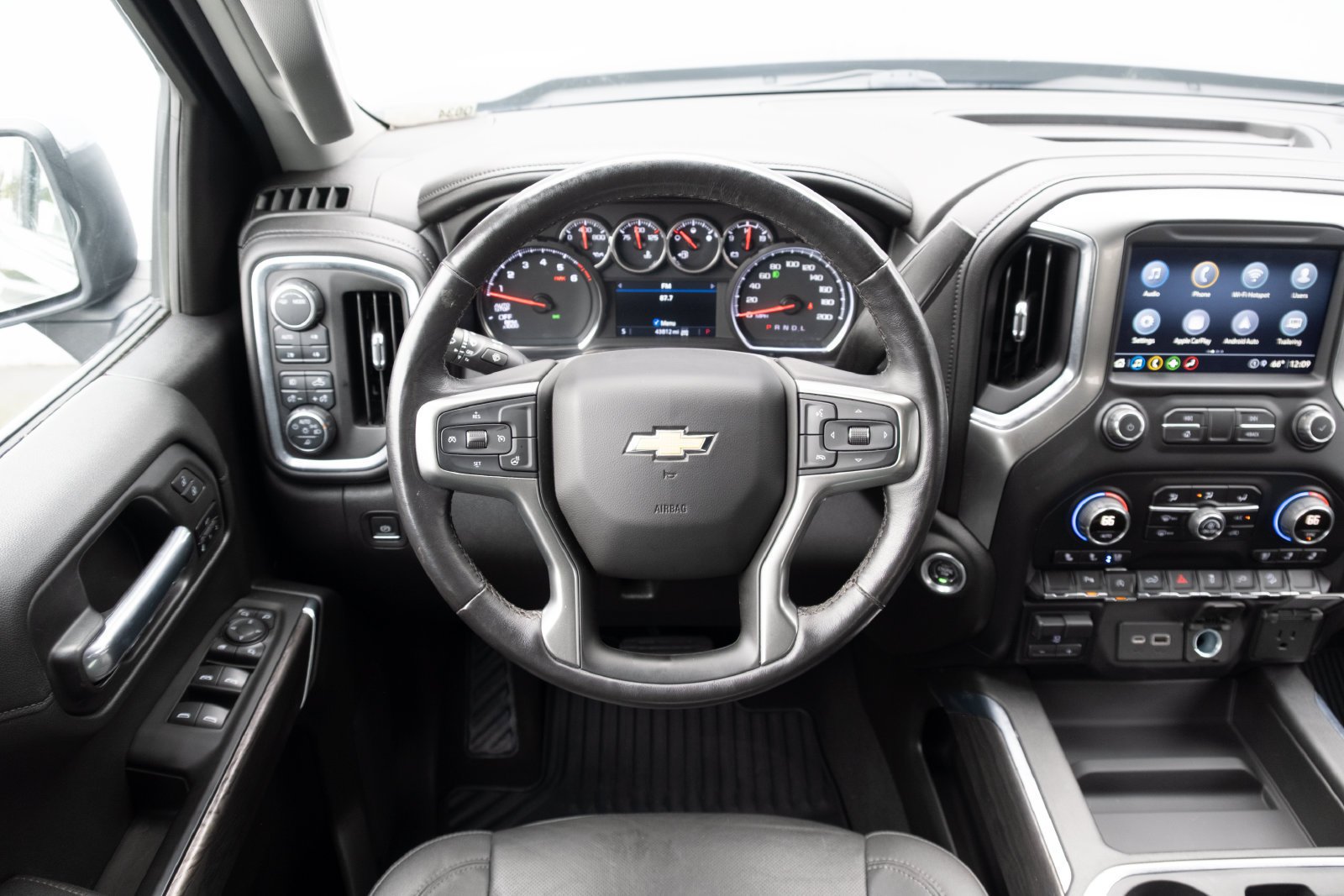 Used 2021 Chevrolet Silverado 1500 LTZ w/ Z71 Off-Road Package AWD/4WD image 2