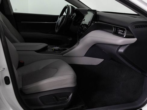 Used 2022 Toyota Camry XSE image 40
