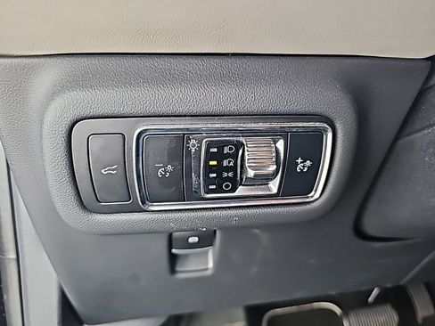 Used 2024 Lincoln Nautilus Reserve image 22