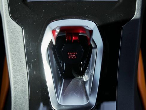 Used 2020 Lamborghini Huracan EVO image 58