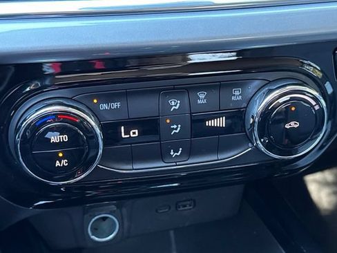 Used 2024 Chevrolet Trax LT FWD image 28