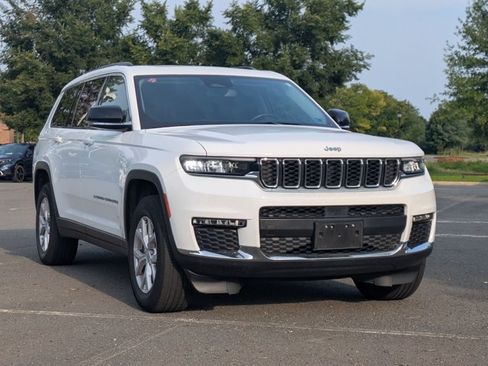 Used 2022 Jeep Grand Cherokee L Limited AWD/4WD image 3
