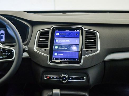 Certified 2025 Volvo XC90 B5 Core image 13