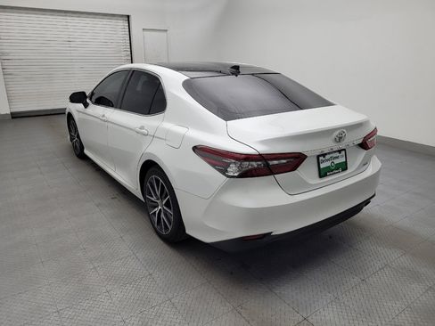 Used 2021 Toyota Camry XLE FWD image 5