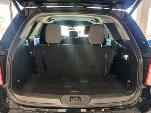 Used 2023 Ford Explorer XLT w/ Equipment Group 202A AWD/4WD image 9