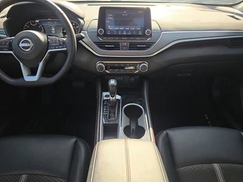Certified 2025 Nissan Altima 2.5 SR FWD image 13