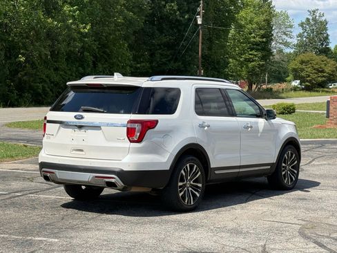 Used 2016 Ford Explorer Platinum AWD/4WD image 4