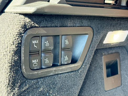 Used 2020 BMW X7 M50i image 13