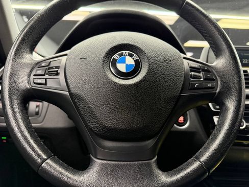 Used 2018 BMW 320i Sedan RWD image 23