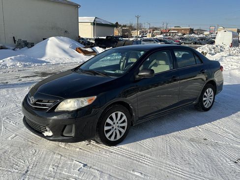 Used 2013 Toyota Corolla LE image 3