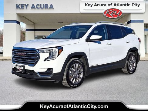 Used 2024 GMC Terrain SLT image 1