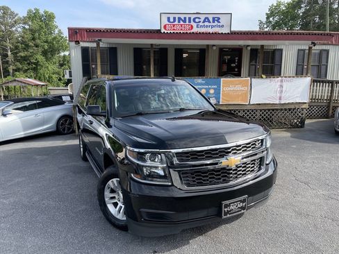 Used 2019 Chevrolet Suburban LT image 1