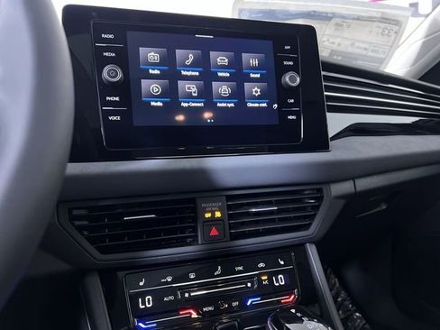 New 2026 Volkswagen Jetta SE image 18