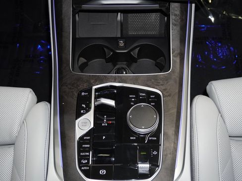 Certified 2024 BMW X5 xDrive50e w/ Premium Package image 20