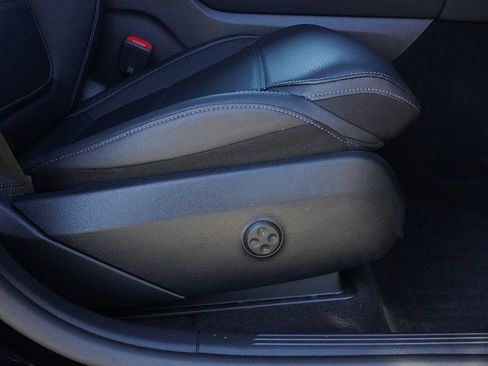 Used 2023 Mercedes-Benz GLC 300 4MATIC image 29