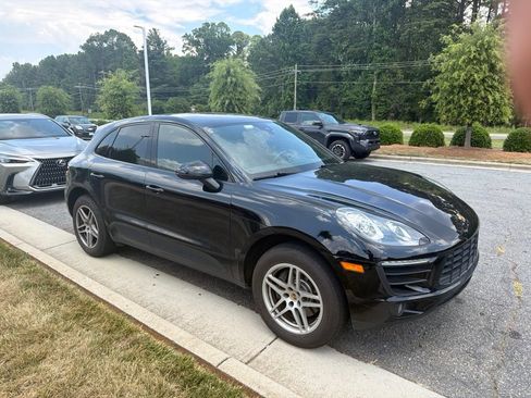 Used 2018 Porsche Macan AWD/4WD image 11