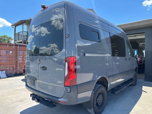 Used 2024 Mercedes-Benz Sprinter 2500 image 5