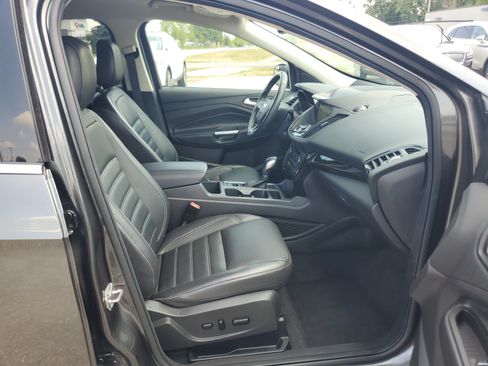Used 2019 Ford Escape Titanium AWD/4WD image 9