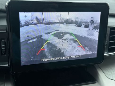 Used 2021 Ford Explorer XLT w/ Equipment Group 202A image 32