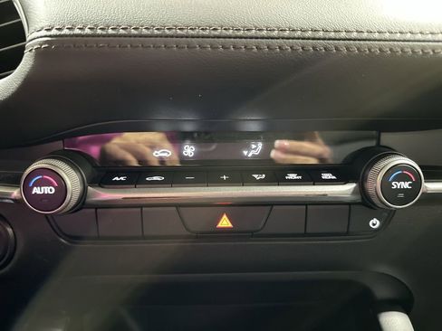 Used 2025 MAZDA MAZDA3 s image 16