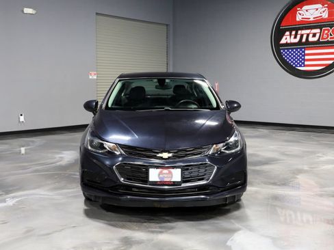 Used 2016 Chevrolet Cruze LT FWD image 2