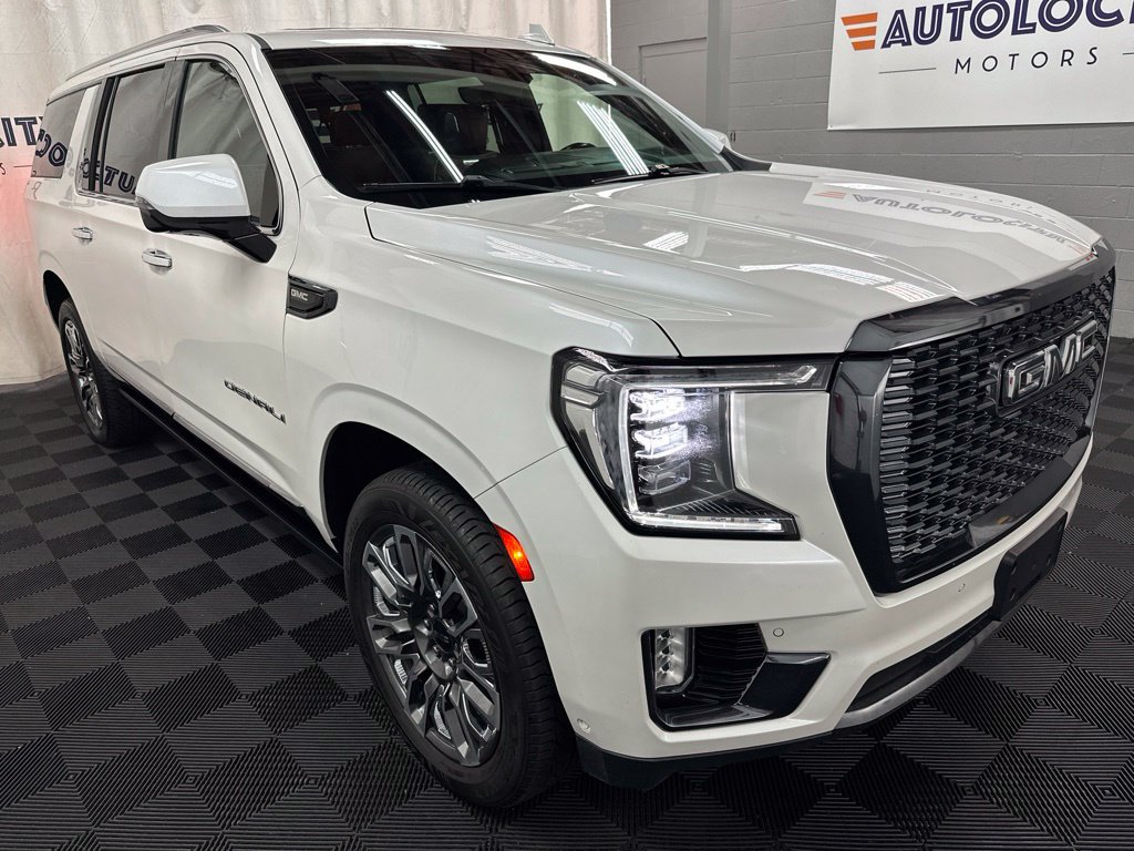 Used 2023 GMC Yukon XL Denali Ultimate AWD/4WD image 2