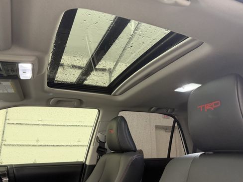 Used 2019 Toyota 4Runner TRD Off-Road Premium AWD/4WD image 12