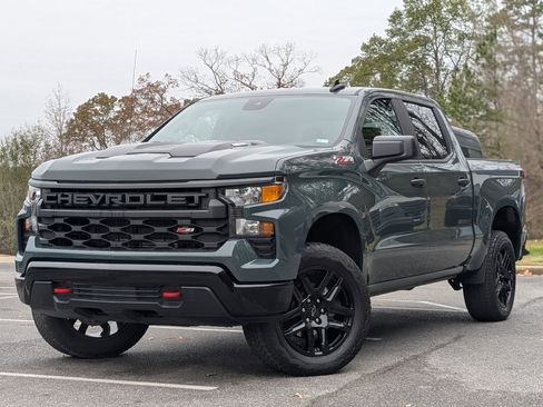 Used 2025 Chevrolet Silverado 1500 Custom Trail Boss AWD/4WD image 4